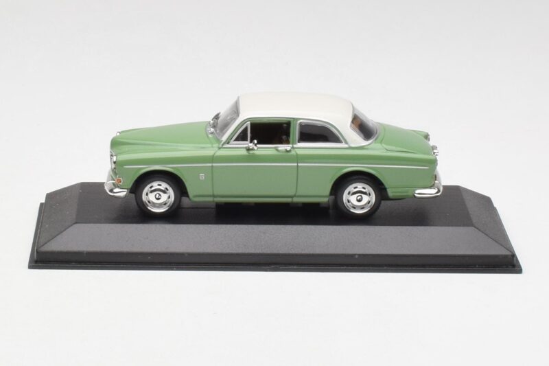 Volvo 121 Amazon ライトグリーン＆ホワイト Minichamps 1:43 430171005 メタル