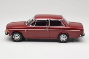 Volvo 142 ダークレッド MCG 1:18 MCG18443 メタル - 画像 3/6