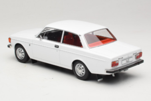 Volvo 142 ホワイト MCG 1:18 MCG18445 メタル - 画像 5/6