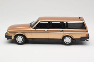 Volvo 240 GL ステーションワゴン Gold Metallic Minichamps 1:18 155171415 メタル - 画像 3/6