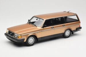 Volvo 240 GL ステーションワゴン Gold Metallic Minichamps 1:18 155171415 メタル