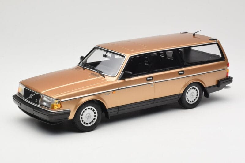 Volvo 240 GL ステーションワゴン Gold Metallic Minichamps 1:18 155171415 メタル