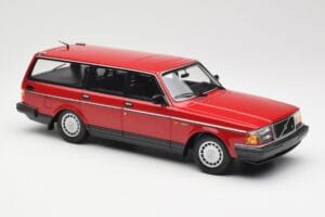 Volvo 240 GL ステーションワゴン レッド Minichamps 1:18 155171411 メタル - 画像 4/6
