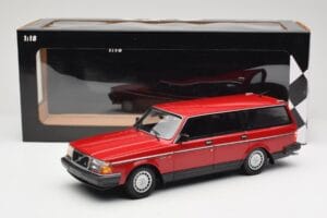 Volvo 240 GL ステーションワゴン レッド Minichamps 1:18 155171411 メタル - 画像 6/6