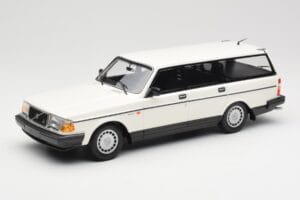 Volvo 240 GL ステーションワゴン ホワイト Minichamps 1:18 155171412 メタル