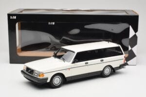 Volvo 240 GL ステーションワゴン ホワイト Minichamps 1:18 155171412 メタル - 画像 6/6