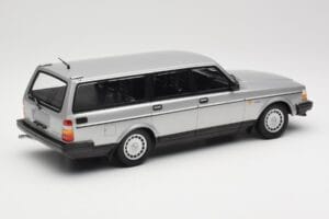 Volvo 240 GL Estate シルバー Minichamps 1:18 155171416 メタル - 画像 2/6