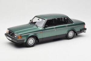Volvo 240 GL グリーンメタリック Minichamps 1:18 155171400 メタル