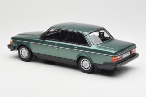 Volvo 240 GL グリーンメタリック Minichamps 1:18 155171400 メタル - 画像 5/6
