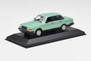 Volvo 240 GL グリーンメタリック Minichamps 1:43 400171402 メタル - 画像 2/4