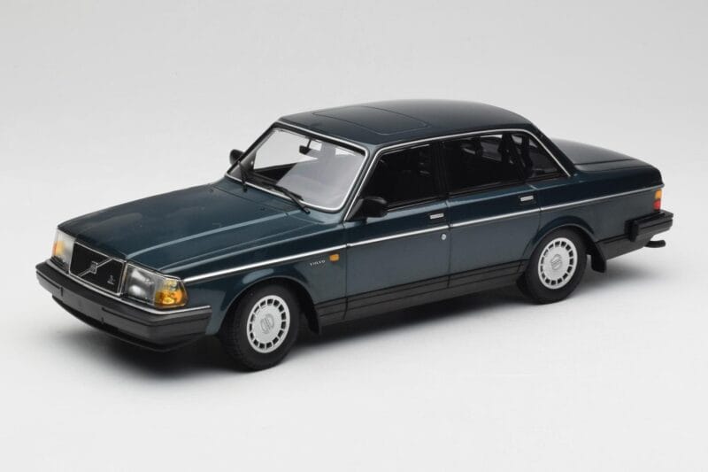Volvo 240 GL Petrol Metallic Minichamps 1:18 155171407 メタル