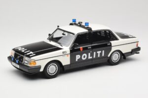 Volvo 240 GL Politi Norway ブラック Minichamps 1:18 155171496 メタル