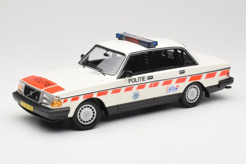 Volvo 240 GL Politie Netherlands Minichamps 1:18 155171498 メタル