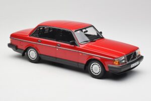 Volvo 240 GL レッド Minichamps 1:18 155171401 メタル - 画像 4/6
