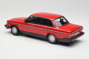 Volvo 240 GL レッド Minichamps 1:18 155171401 メタル - 画像 5/6