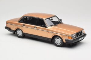 Volvo 240 GL ゴールド Minichamps 1:18 155171405 メタル - 画像 4/6