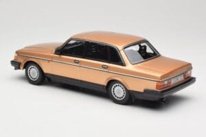 Volvo 240 GL ゴールド Minichamps 1:18 155171405 メタル - 画像 5/6