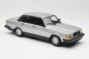 Volvo 240 GL シルバー Minichamps 1:18 155171408 メタル - 画像 4/6