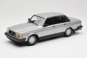 Volvo 240 GL シルバー Minichamps 1:18 155171408 メタル