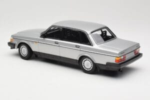 Volvo 240 GL シルバー Minichamps 1:18 155171408 メタル - 画像 5/6