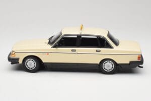 Volvo 240 GL Taxi Minichamps 1:18 155171494 メタル - 画像 3/6