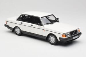Volvo 240 GL ホワイト Minichamps 1:18 155171402 メタル - 画像 4/6