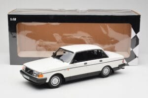 Volvo 240 GL ホワイト Minichamps 1:18 155171402 メタル - 画像 6/6