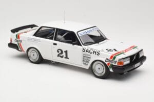 Volvo 240 Turbo #21 P. Stureson DTM Winner Wunstorf 1985 AUTOart 1:18 88592 メタル - 画像 6/8