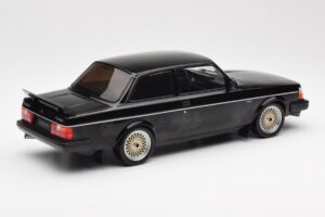 Volvo 240 Turbo ブラック Custom IXO 1:18 18CMC178 メタル - 画像 2/6