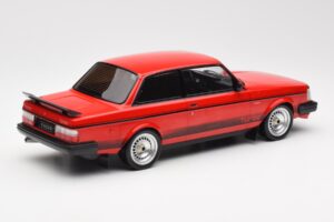 Volvo 240 Turbo レッド Custom IXO 1:18 18CMC177 メタル - 画像 2/5