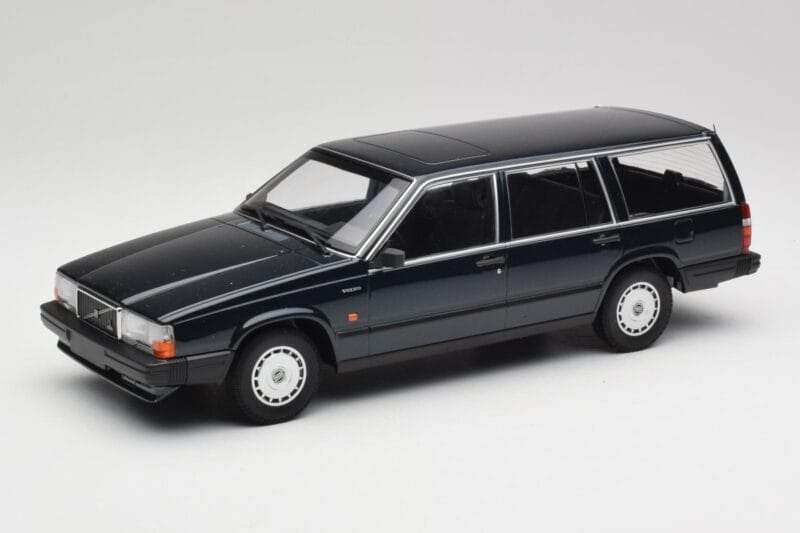 Volvo 740 GL エステート ダークグリーンメタリック Minichamps 1:18 155171771 メタル