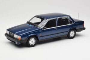 Volvo 740 GL Dark Blue Metallic Minichamps 1:18 155171701 メタル