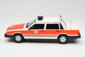 Volvo 740 GL DRK Aschaffenburg Minichamps 1:18 155171790 メタル - 画像 3/6