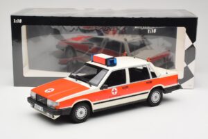 Volvo 740 GL DRK Aschaffenburg Minichamps 1:18 155171790 メタル - 画像 6/6