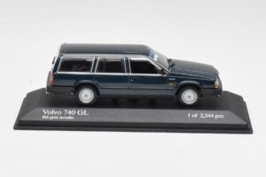 Volvo 740 GL Estate ブルーグリーン メタリック Minichamps 1:43 943171713 メタル