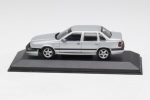 Volvo 850 シルバー Minichamps 1:43 430171402 メタル