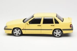 Volvo 850 T-5R イエロー AUTOart 1:18 79501 メタル - 画像 4/8