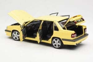 Volvo 850 T-5R イエロー AUTOart 1:18 79501 メタル - 画像 5/8