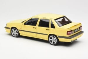 Volvo 850 T-5R イエロー AUTOart 1:18 79501 メタル - 画像 7/8