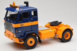 Volvo F88 ダークブルー イエロー MCG 1:18 MCG18140 メタル