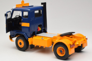 Volvo F88 ダークブルー イエロー MCG 1:18 MCG18140 メタル - 画像 5/8
