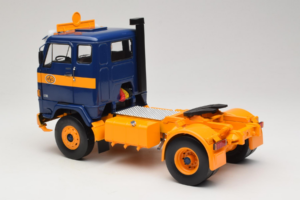 Volvo F88 ダークブルー イエロー MCG 1:18 MCG18140 メタル - 画像 7/8