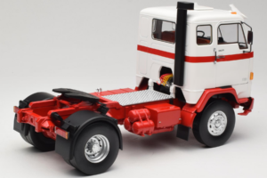 Volvo F88 ホワイト レッド MCG 1:18 MCG18141 メタル - 画像 3/8