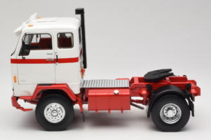 Volvo F88 ホワイト レッド MCG 1:18 MCG18141 メタル - 画像 4/8