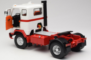 Volvo F88 ホワイト レッド MCG 1:18 MCG18141 メタル - 画像 5/8