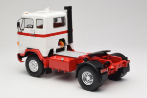 Volvo F88 ホワイト レッド MCG 1:18 MCG18141 メタル - 画像 7/8