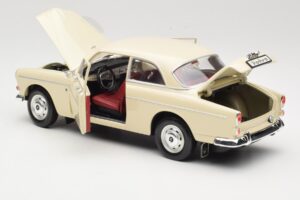 Volvo P121 Amazon ホワイト Revell 1:18 08866 メタル - 画像 5/8