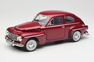 Volvo PV544 Cherry Red Revell 1:18 08887 メタル