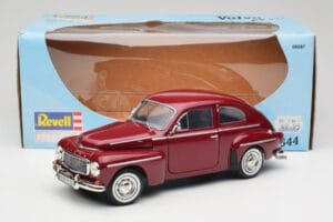 Volvo PV544 Cherry Red Revell 1:18 08887 メタル - 画像 8/8