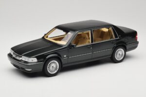 Volvo S90 Royal Green DNA 1:18 DNA000090 メタル